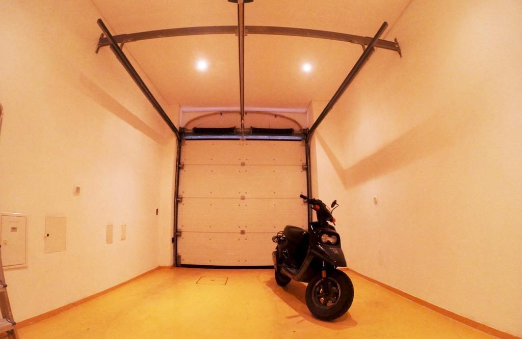 Triplex With Garage - Praca Das Flores Lisabona Cameră foto